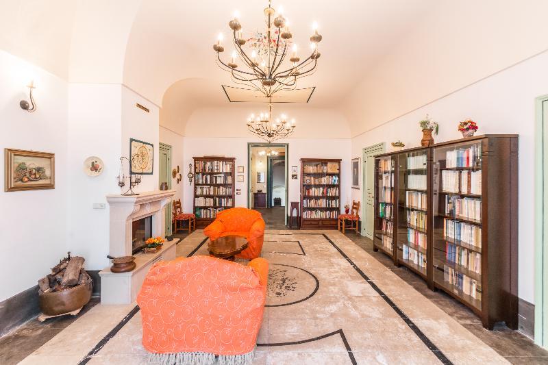 בית הארחה סנטה קרוצ'ה קמרינה 	Casina Di Grotta Di Ferro מראה חיצוני תמונה